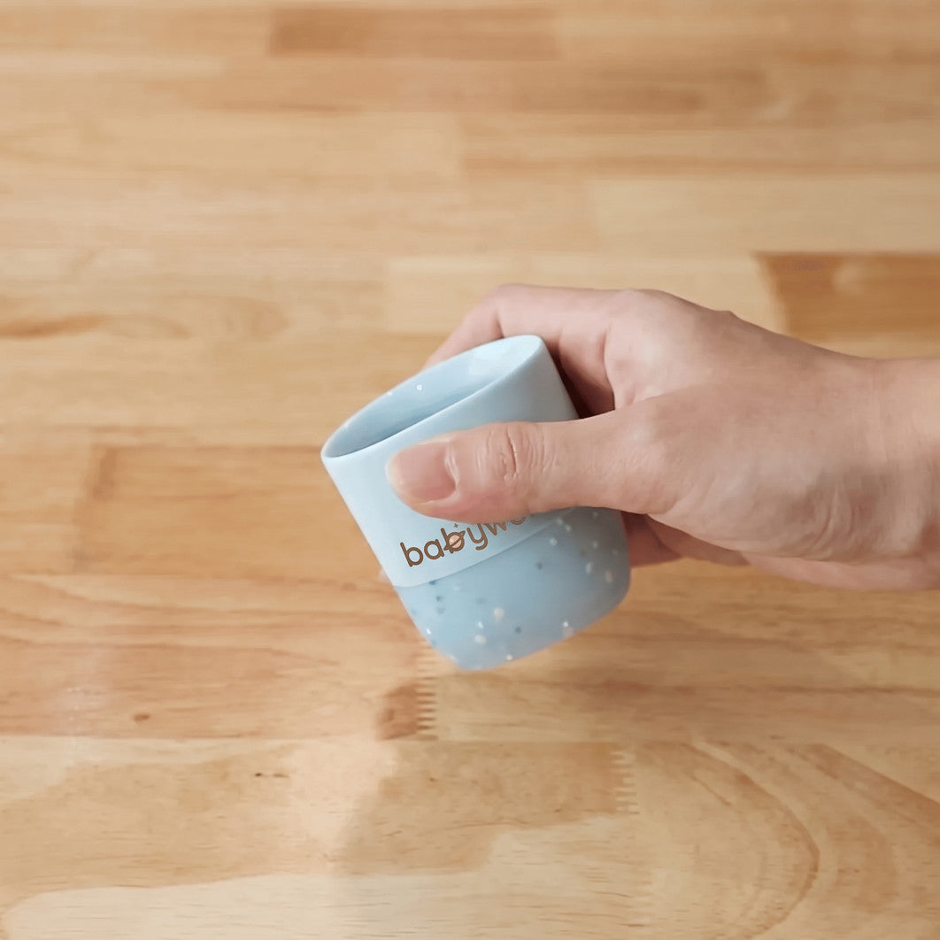 Primo bicchiere 60 ml - Base appesantita su tavolo di legno