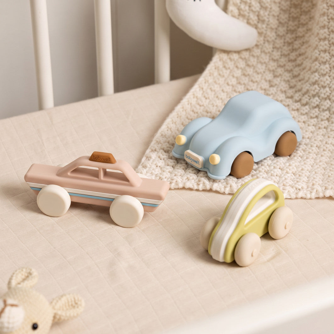 Set gioco Go & Explore - Tre macchinine nel lettino