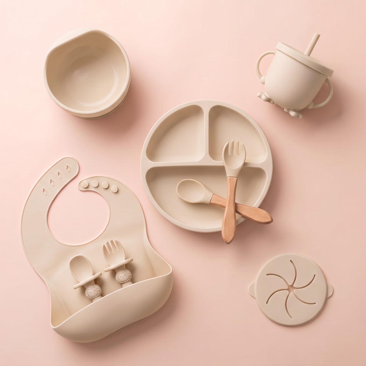 Set pappa per lo svezzamento Croissant/Avorio - Set completo dall'alto, su fondo rosa