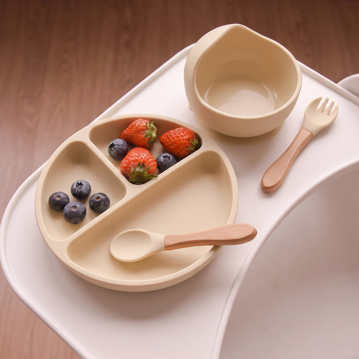 Set pappa per lo svezzamento Croissant/Avorio - Piatto con la frutta, ciotola e posate