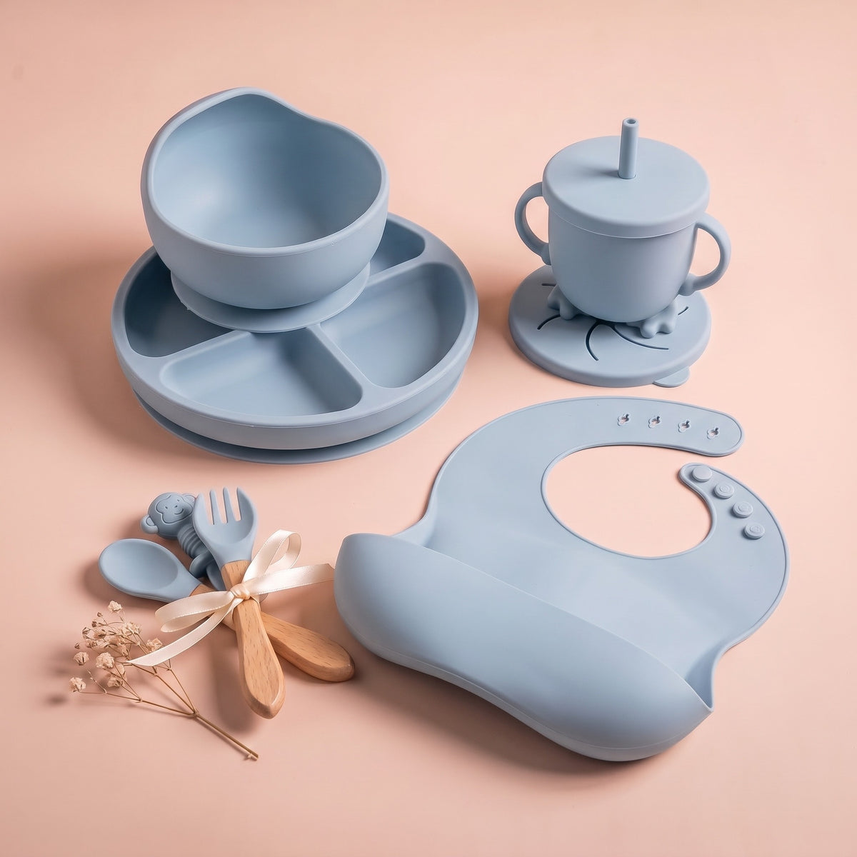 Set pappa per lo svezzamento Etere/Azzurro cielo - Composizione del set su fondo rosa