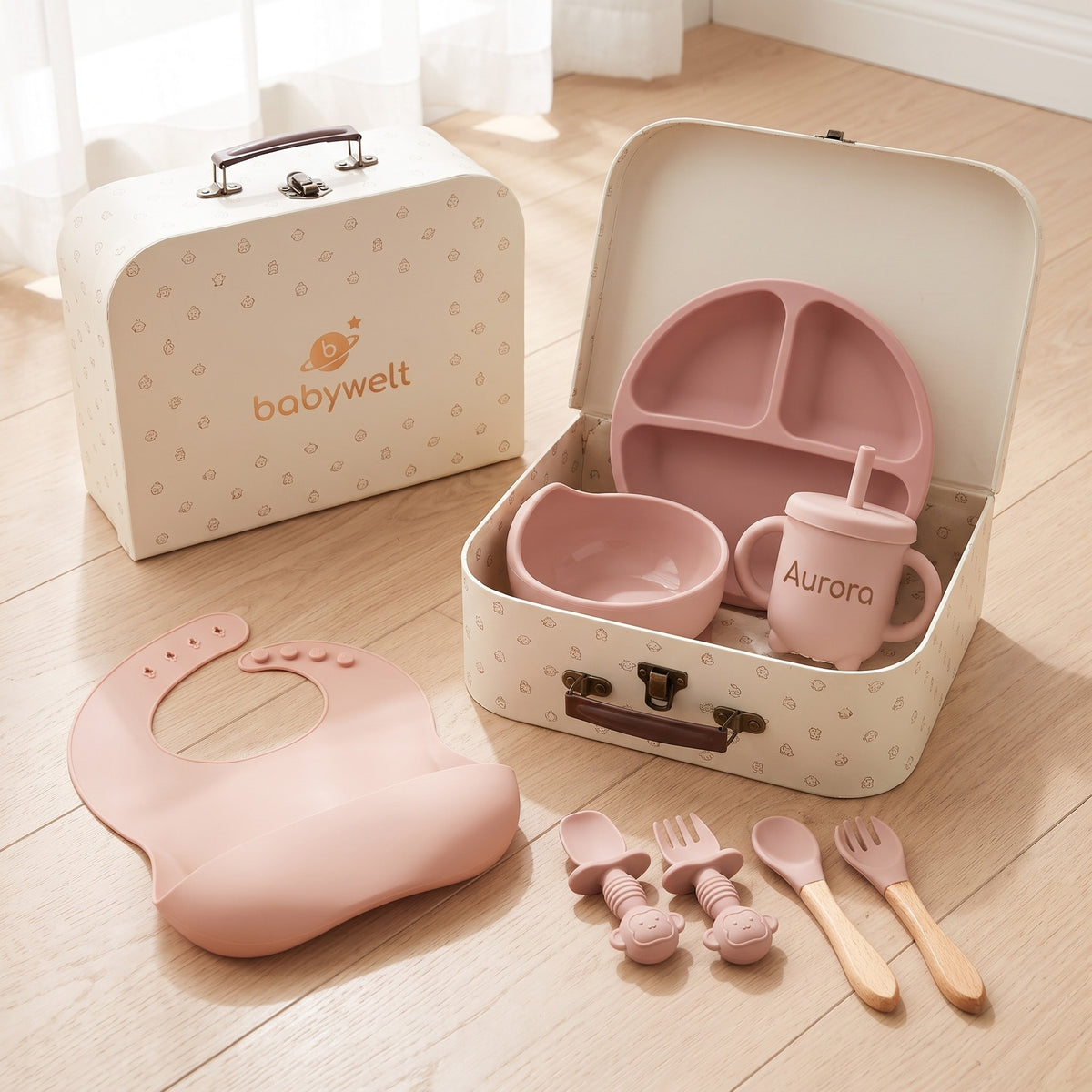 Set pappa per lo svezzamento Rosa cipria/Polvere - Il set nella valigetta babywelt, bicchiere col nome inciso