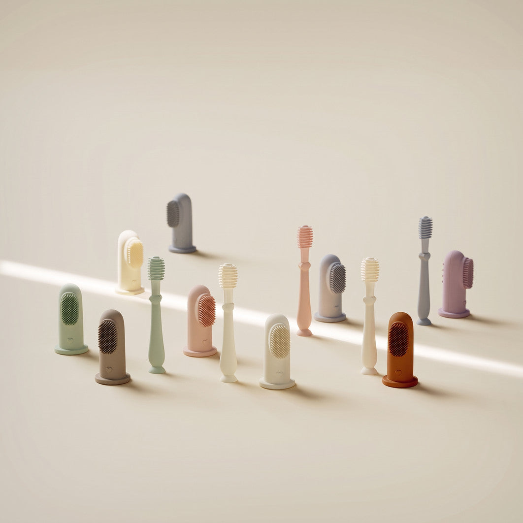 Set per l'igiene orale - Spazzolini in fila, tutti i colori