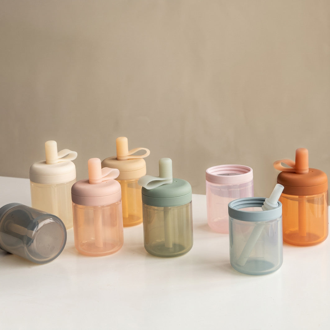 Tazza con cannuccia 150 ml - Tutti i colori